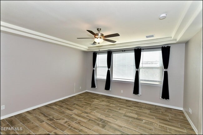 Building Photo - 10716 Drew Pearson Dr