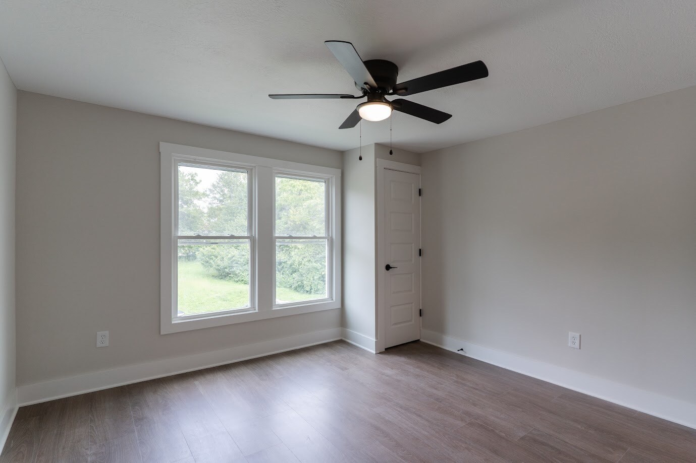 Building Photo - 1464 E 123rd St