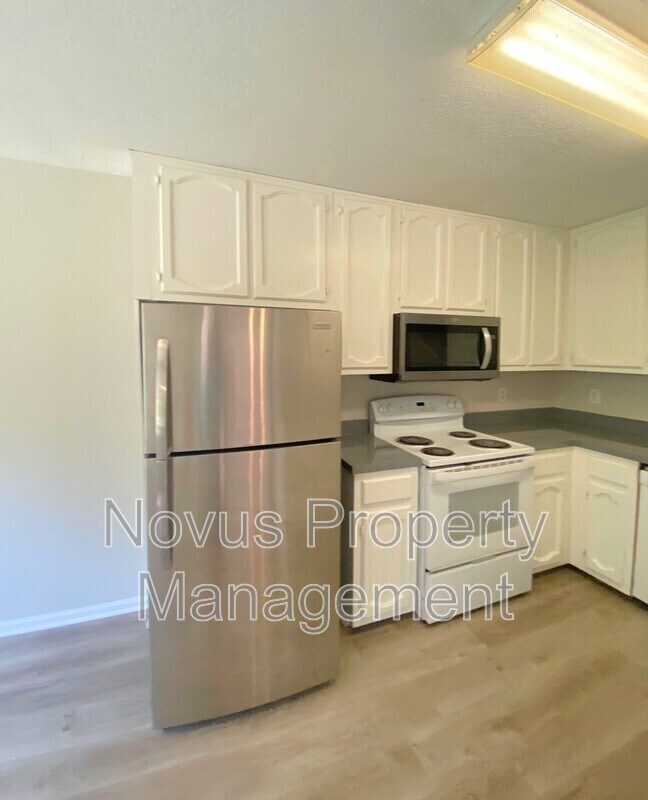 Building Photo - 88 River Ridge Dr