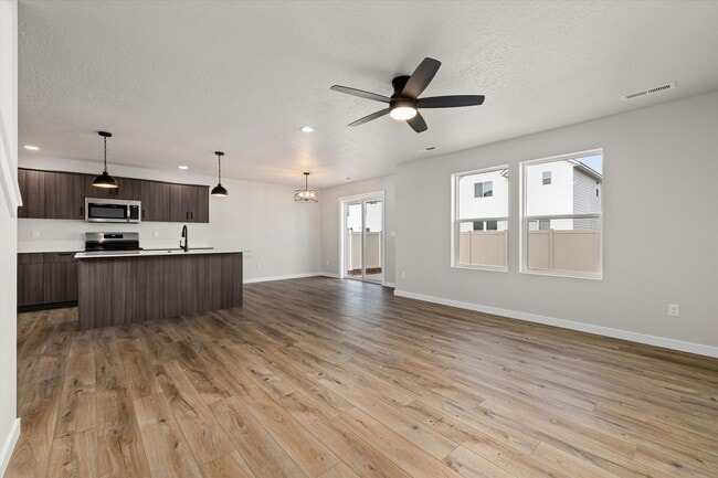 Building Photo - BRAND NEW Meridian Home for Rent!