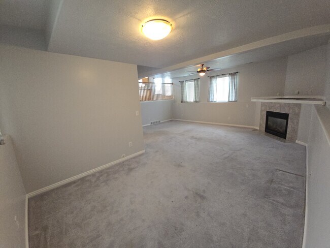 Building Photo - 1361 N 325 E