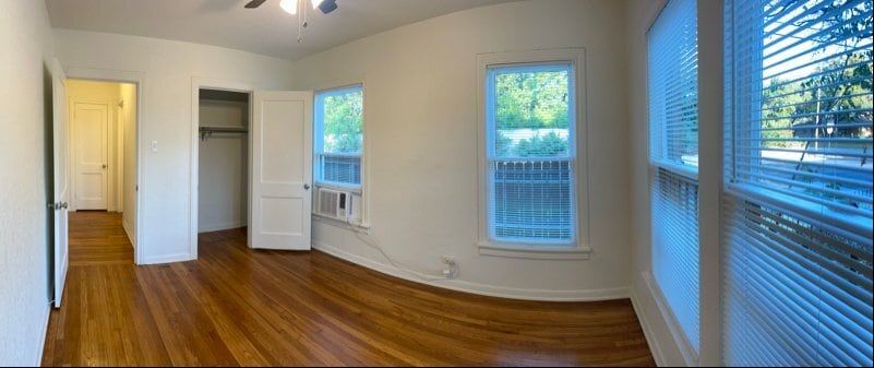 Building Photo - 401 W Lynwood Ave