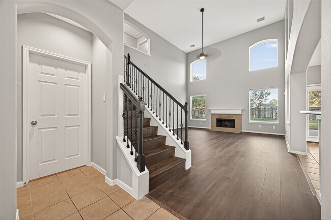 Building Photo - 2810 Shadow Canyon Ln