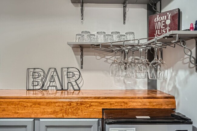 Building Photo - 10968 Jay St