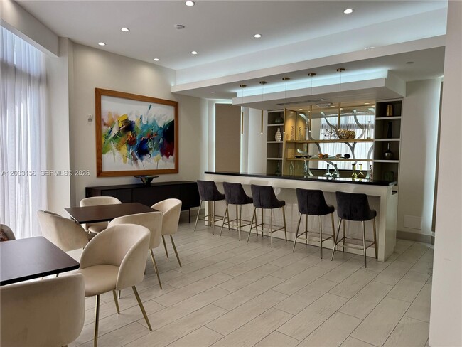 Building Photo - 3610 Yacht Club Dr