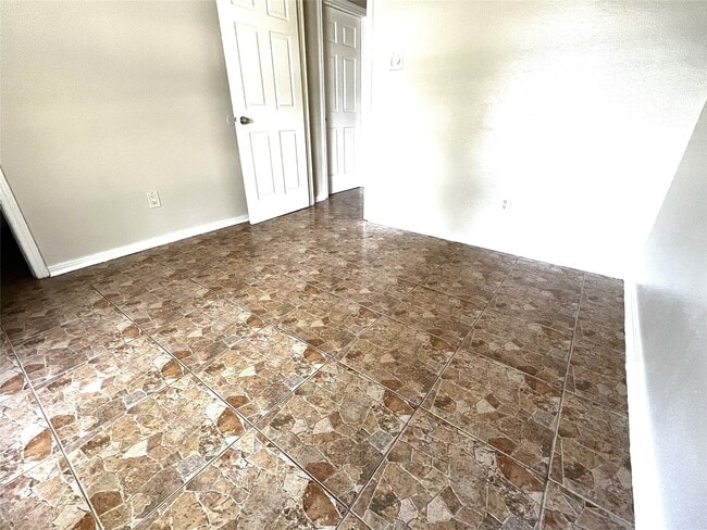 Building Photo - 339 El Toro Ln