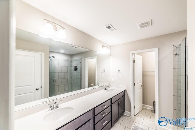 Building Photo - 108 Erskin Parcus Dr