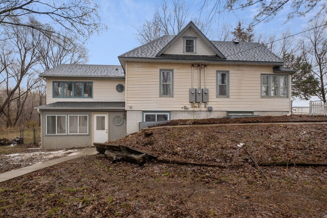 Building Photo - 1033 Bluff Ave E