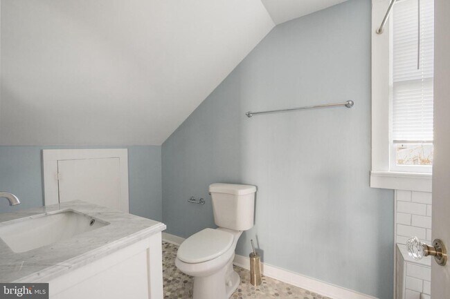 Building Photo - 455 Deale Rd