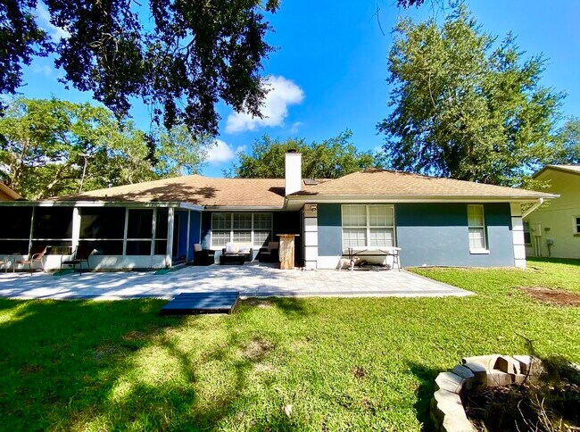 Building Photo - 6106 Everglades Dr