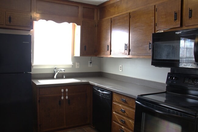 Building Photo - 3202 Gayhart Dr NW