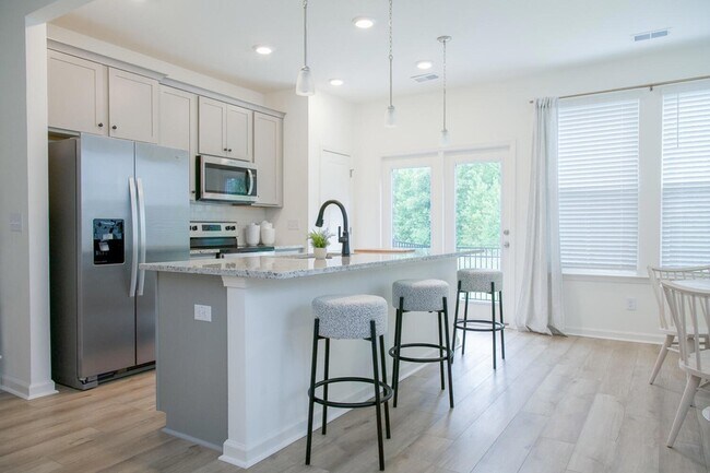 Building Photo - 609 Trotters Ln