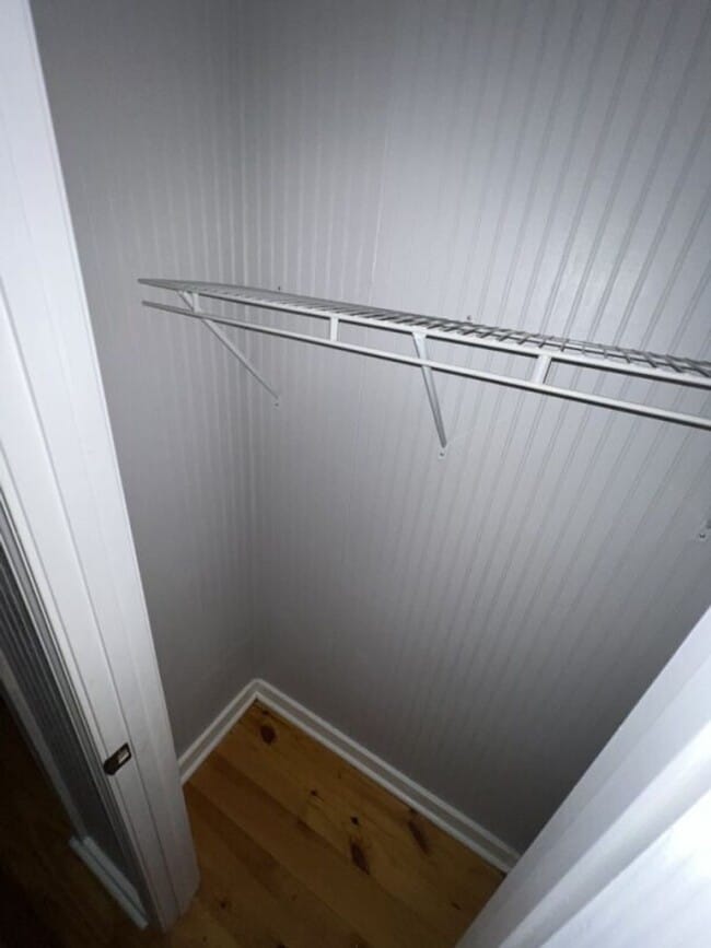 Building Photo - 3-Bedroom Home with Hardwood Floors & Open Living Space – Deposit Alternative Available!