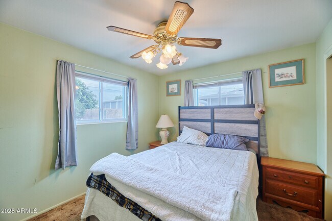 Building Photo - 5410 E University Dr