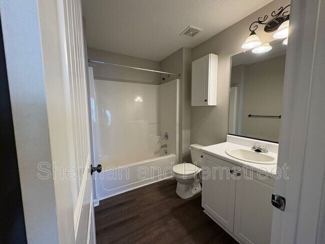Building Photo - 3600 London Ct SW