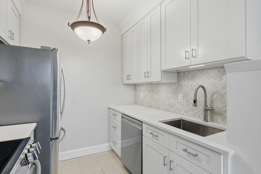 Building Photo - 70 Fenway