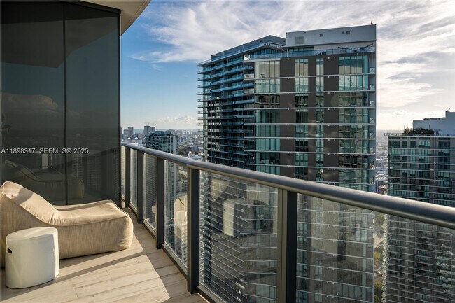 Building Photo - 3131 NE 7th Ave