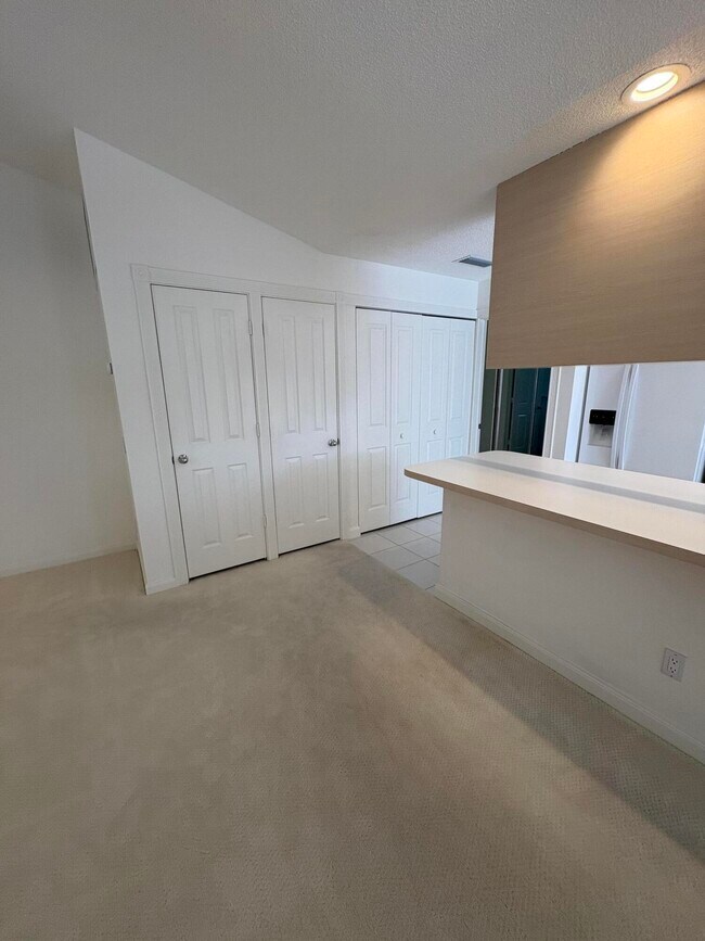 Building Photo - 10303 Chapman Oak Ct