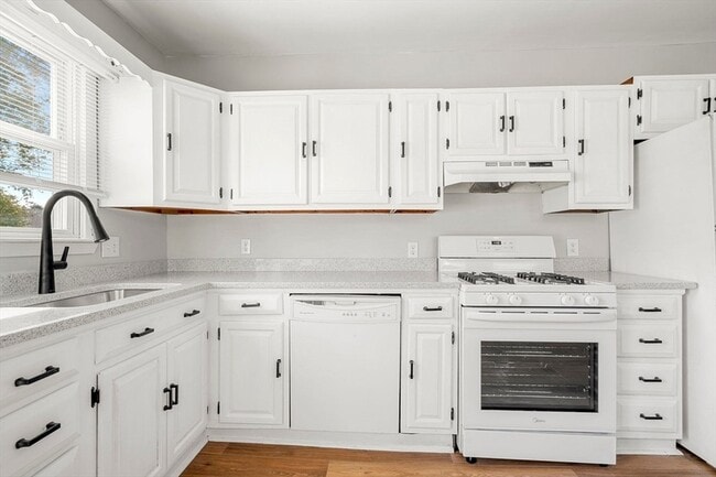 Building Photo - 82 Cliff St