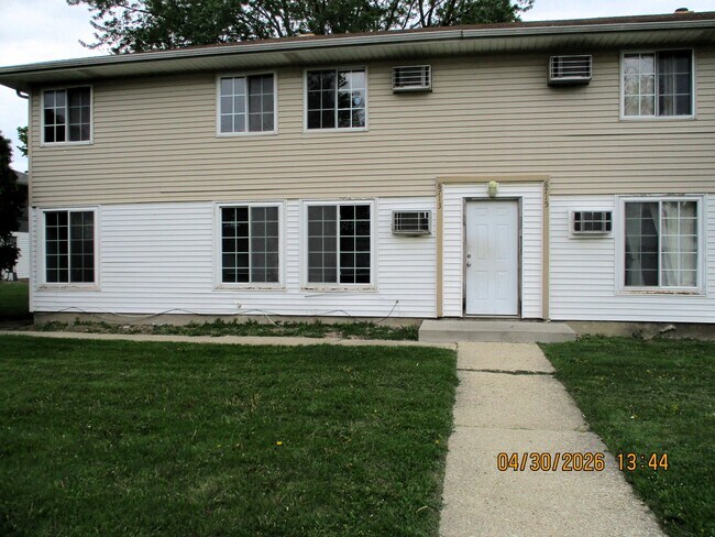 Building Photo - 8713 S Keeler Ave
