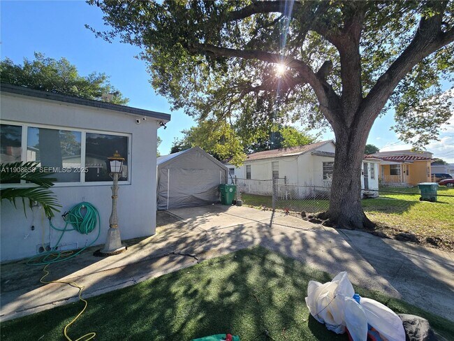 Building Photo - 1230 NW 70th St