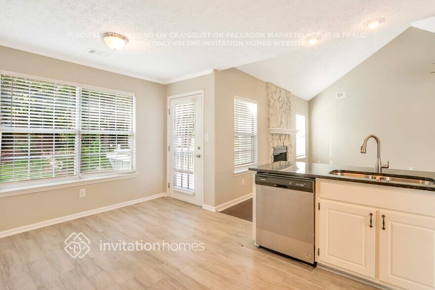 Building Photo - 195 River Trace Ct