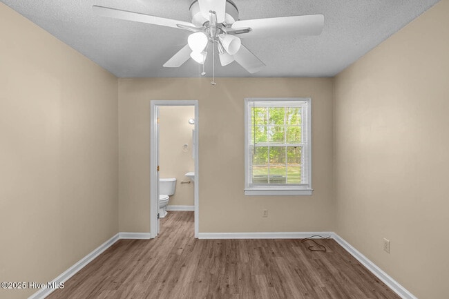 Building Photo - 141 Pine Crest Dr