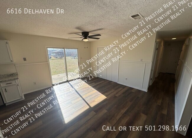 Building Photo - 6616 Delhaven Dr