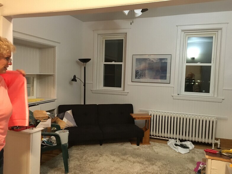 Building Photo - 317 N 4th Ave W