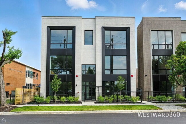 Building Photo - 1621 W 13th St