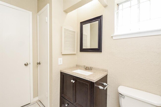 Building Photo - 15222 Morning Dove Dr