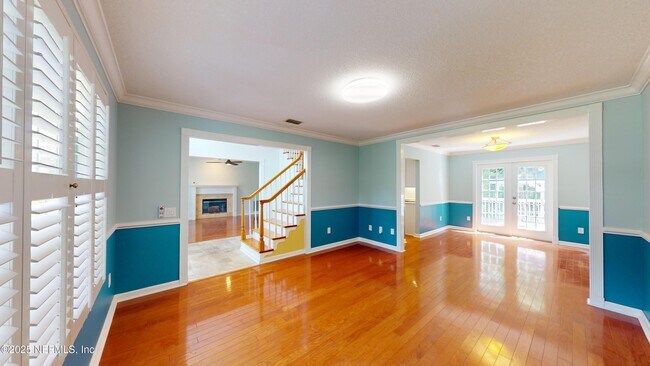 Building Photo - 1142 Westwood Dr