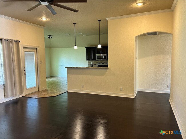 Building Photo - 1621 Rusty Spur Dr