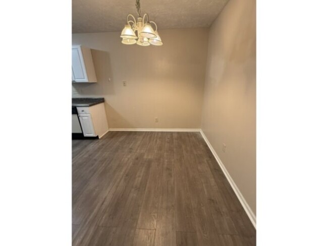 Building Photo - 629 Torhunta Dr
