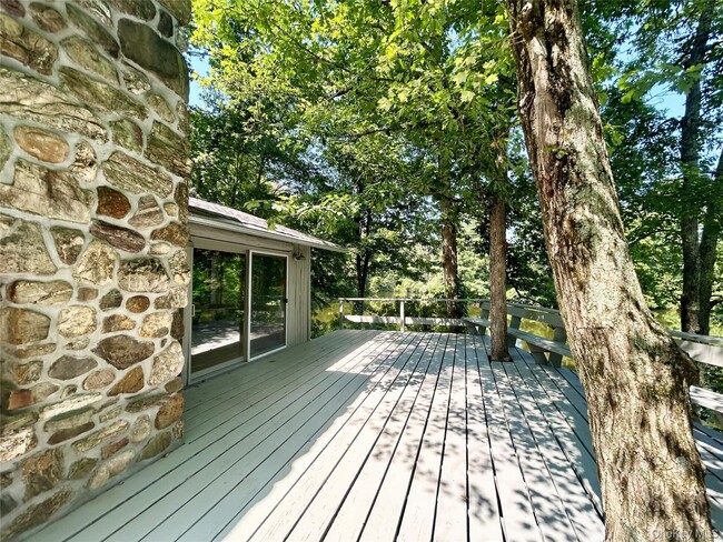 Building Photo - 272 Drake Rd