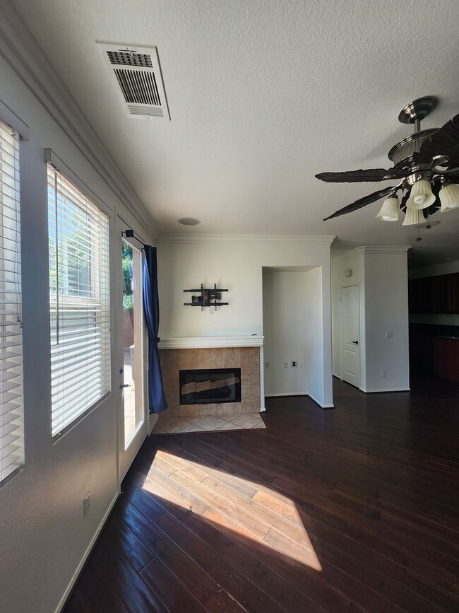 Building Photo - Chino 4 bedroom Beauty