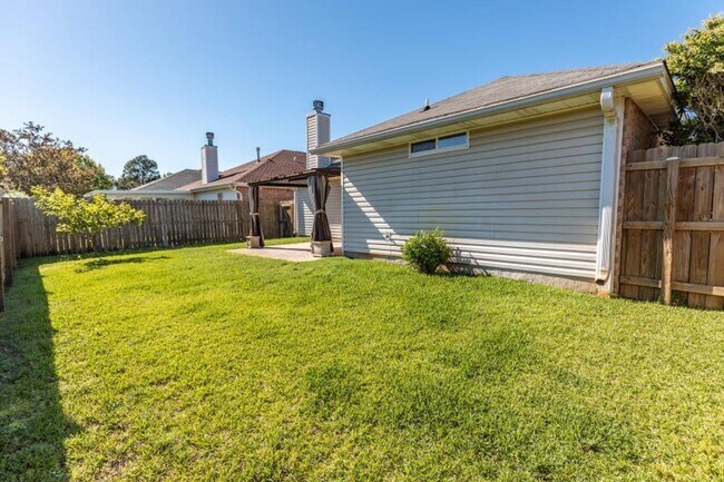 Building Photo - 1606 Trent St