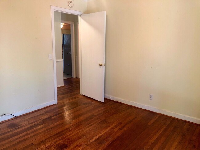 Building Photo - 129 Freedom Dr