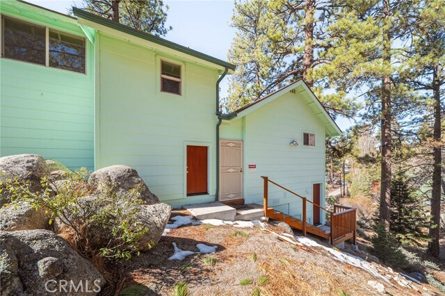 Building Photo - 39254 Cedar Dell Rd