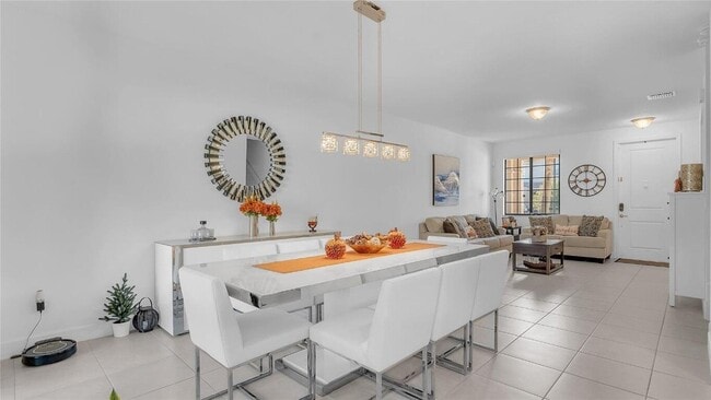 Building Photo - 304 NW 36th Ave