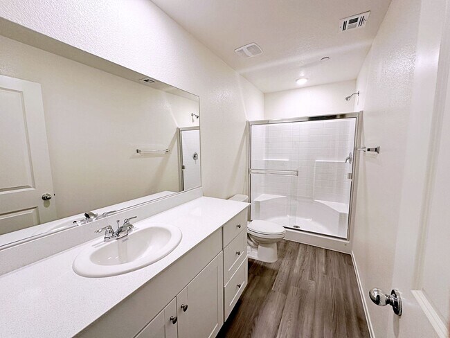 Building Photo - 1 MONTH FREE RENT* 3 BEDROOM TOWNHOUSE LOCATED IN INSPIRADA