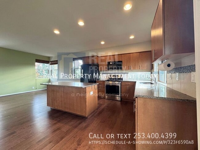 Building Photo - 303 Chelan Ave NE