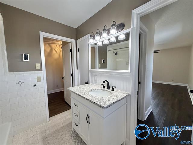 Building Photo - 1208 SE Willowbrook Dr
