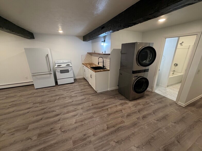 Building Photo - 2287 Segwun Ave SE