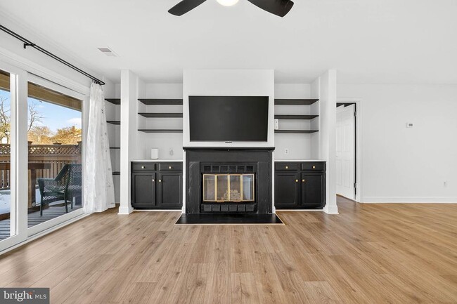 Building Photo - 6910 Sandra Marie Cir