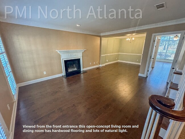 Building Photo - Easy Living in the Heart of Sandy Springs