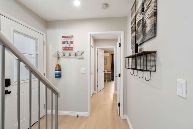 Building Photo - 3460 Carlsbad Blvd