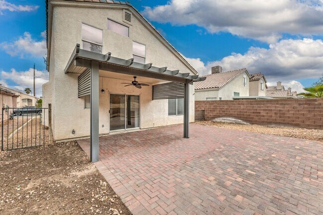 Building Photo - Newly Updated 4Bed/2Bath/2Car- residence located in NW Las Vegas community with NO HOA!