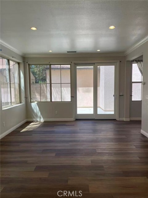 Building Photo - 33 Sable