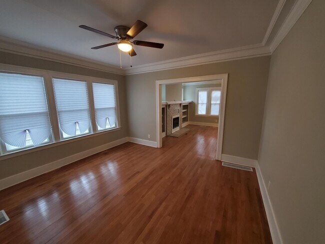 Building Photo - 2914 Hurlbut St